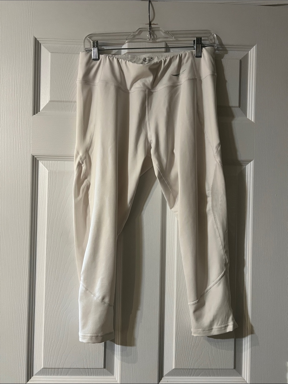 Women’s Cream Capri Active Leggings